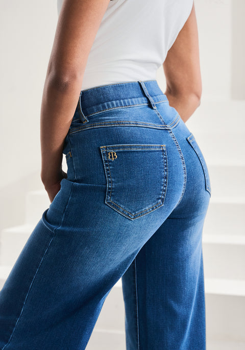 Signature Mid-Rise Denim | Wide-Leg Crop (Alamo Wash)
