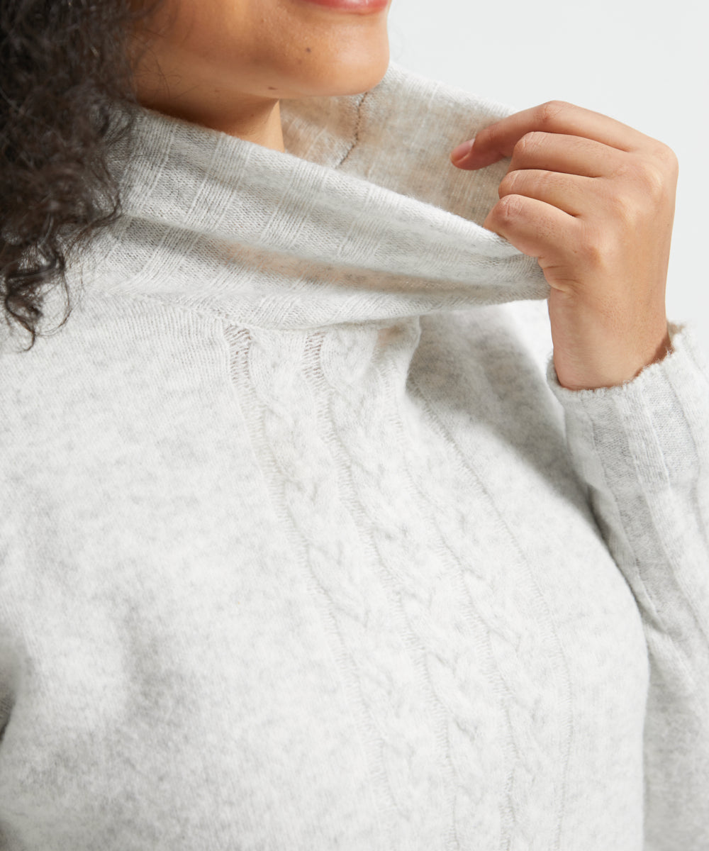 Cable Accent Turtleneck (Heather Ivory)