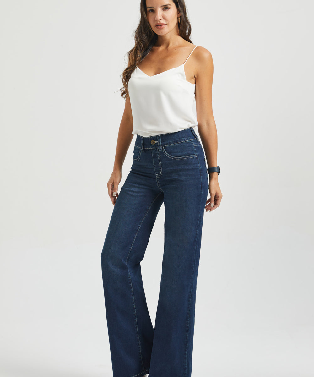 Signature Mid-Rise Denim | Wide (Roma Wash)