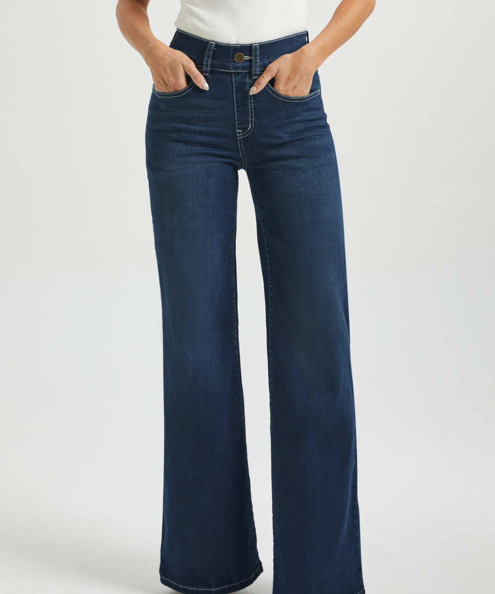 Signature Mid-Rise Denim | Wide (Roma Wash)