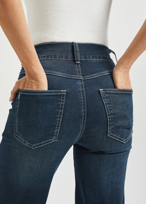 Signature Mid-Rise Denim | Wide (Roma Wash)