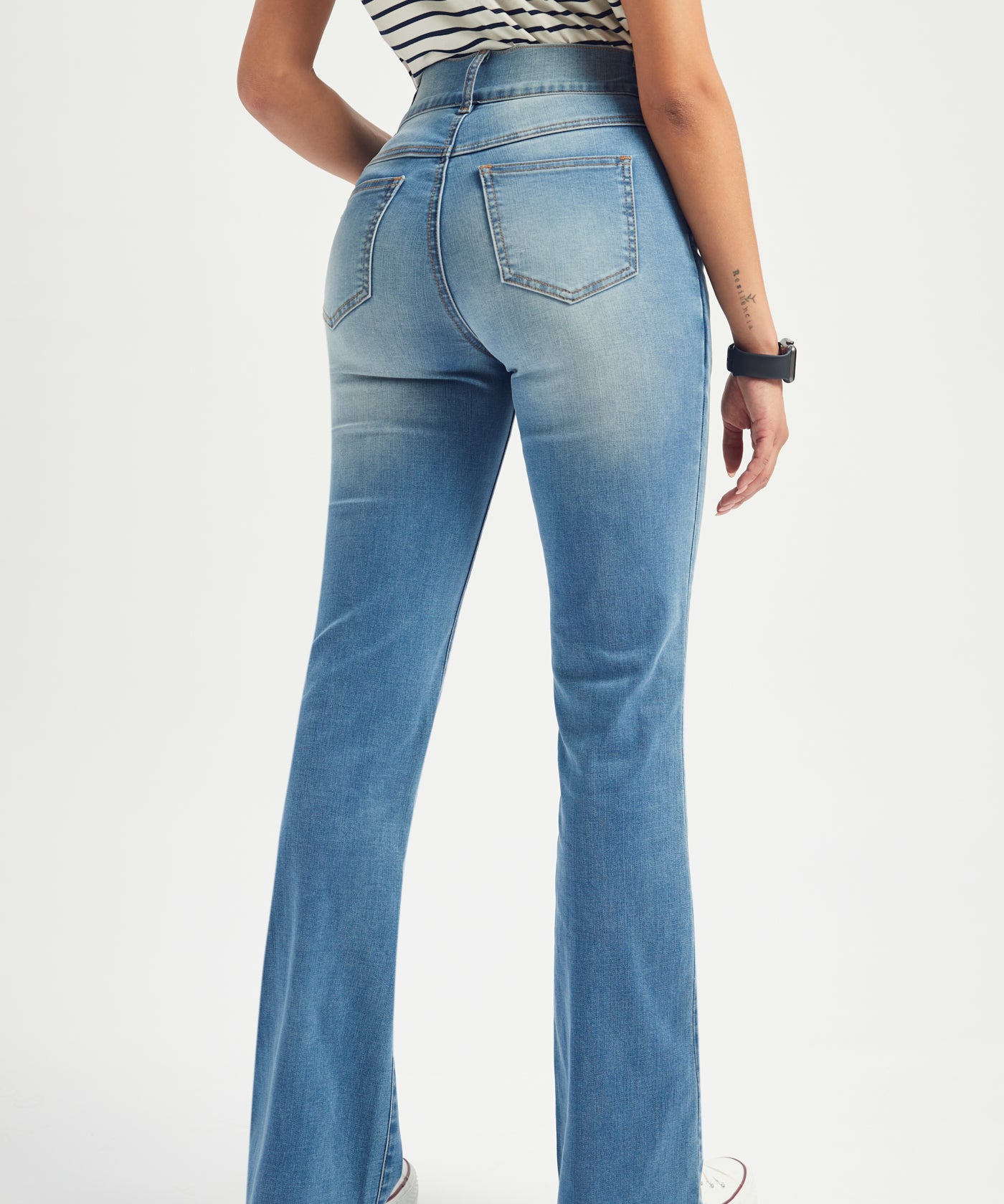 Signature Mid-Rise Denim | Bootcut (Sonora Wash)