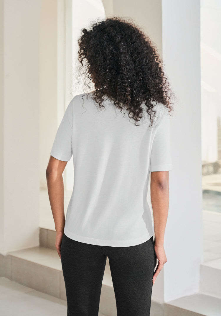 Essential V-Neck Short Sleeve (White)